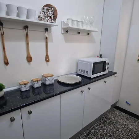 Urban Escape 2br Spanish Style شقة فوينخيرولا