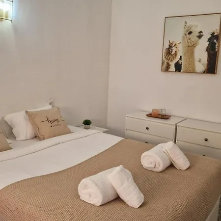 Apartment Urban Escape 2br Spanish Style *