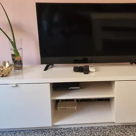 Urban Escape 2br Spanish Style Apartment *